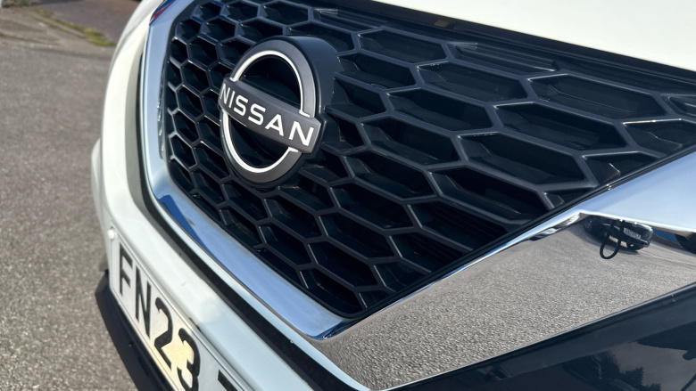 Nissan Juke 1.0 DiG-T 114 Acenta 5dr Petrol Hatchback